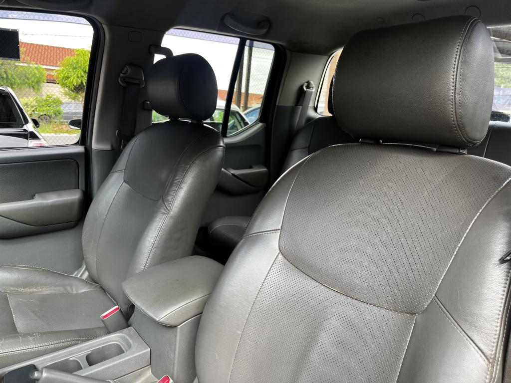 NISSAN Frontier - Foto