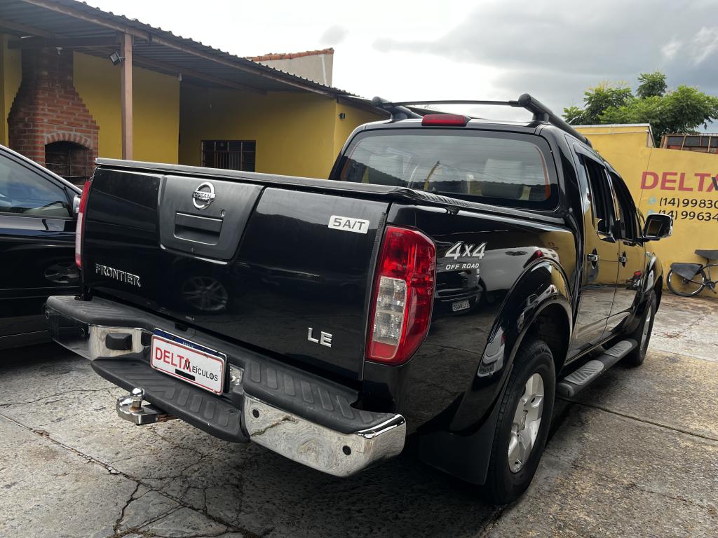 NISSAN Frontier - Foto