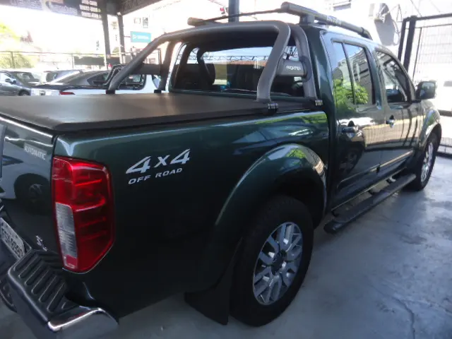 NISSAN Frontier - Foto