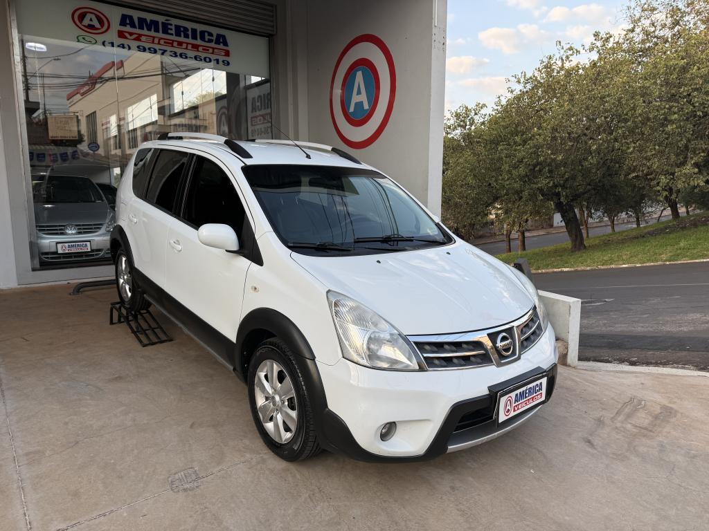 NISSAN Livina - Foto