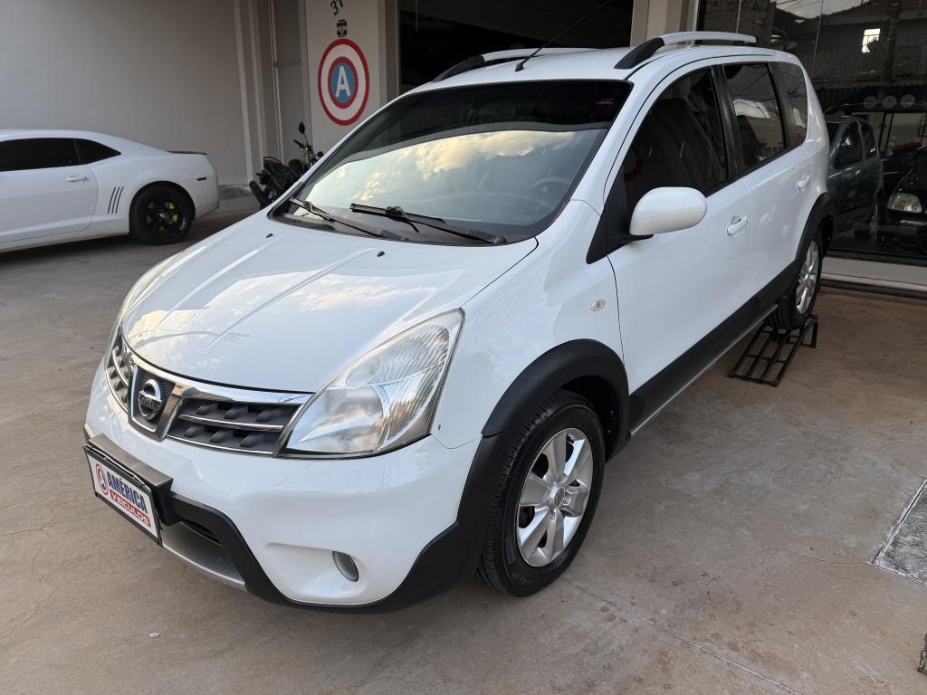 NISSAN Livina - Foto