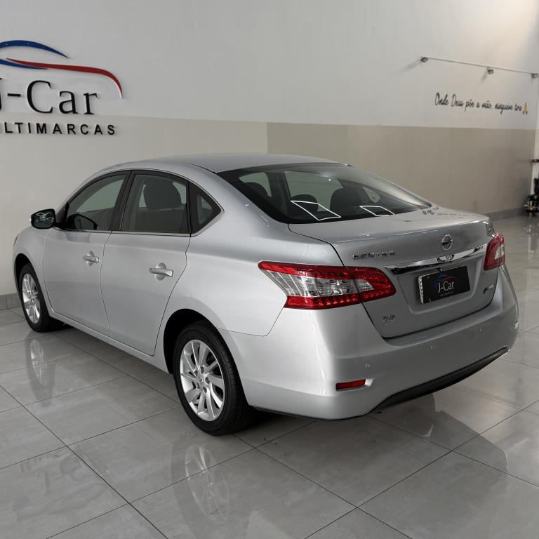 NISSAN Sentra - Foto