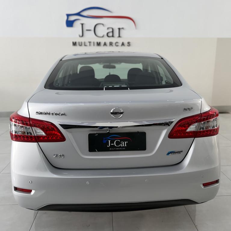 NISSAN Sentra - Foto