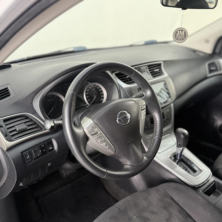 NISSAN Sentra - Foto