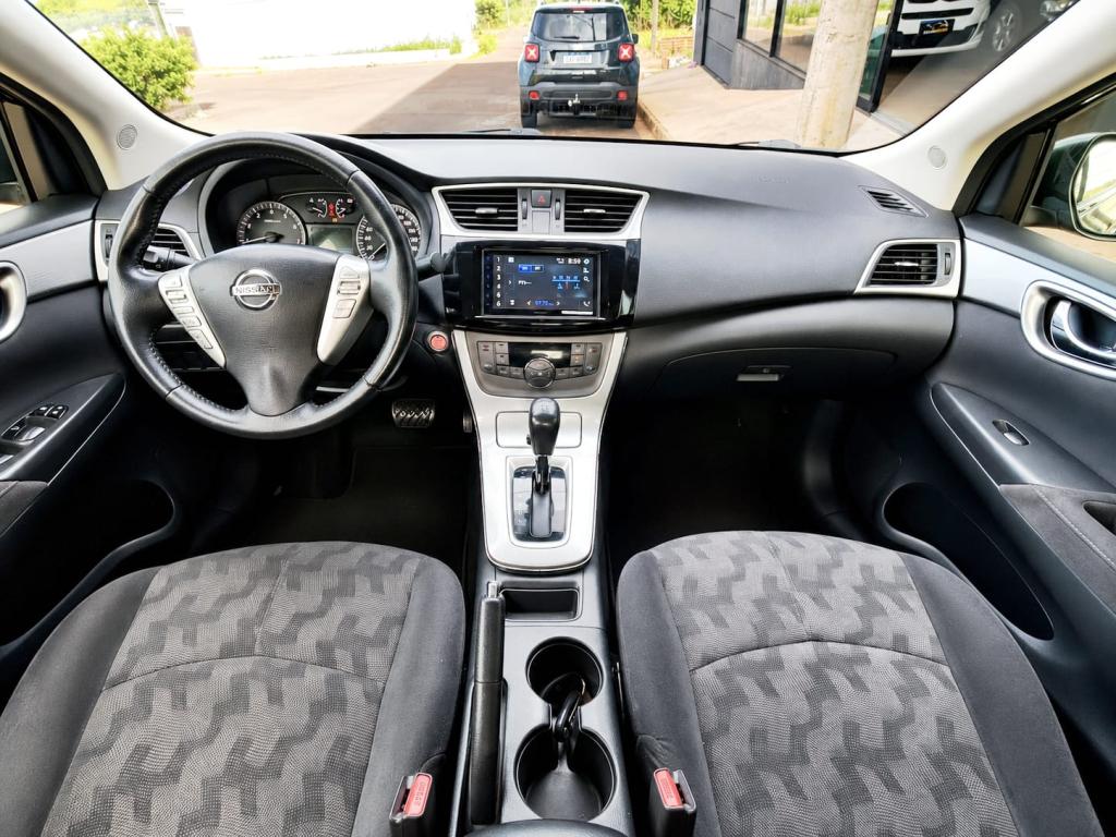 NISSAN Sentra - Foto