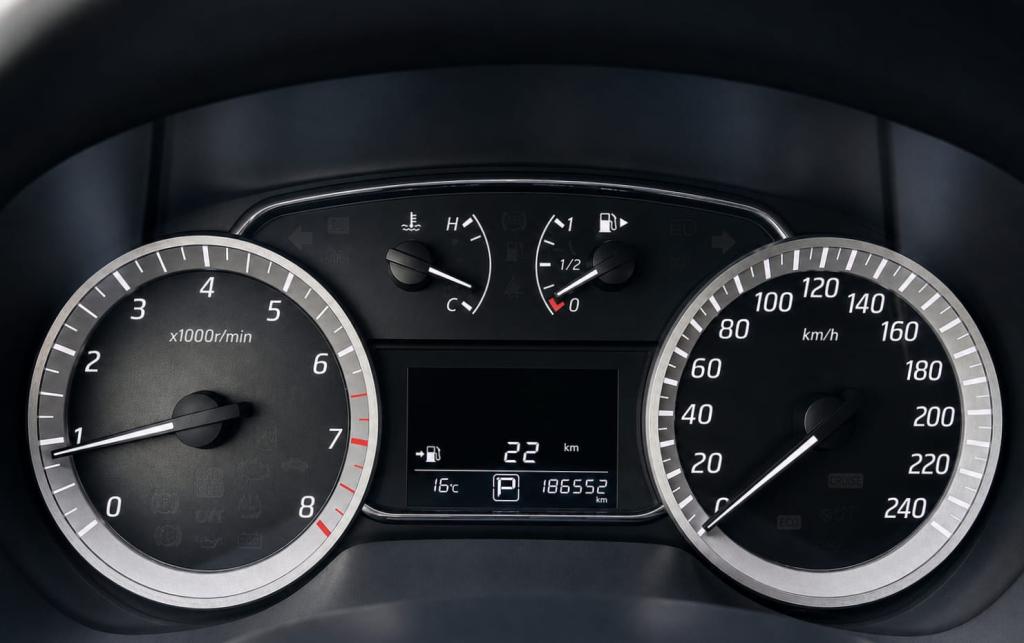 NISSAN Sentra - Foto