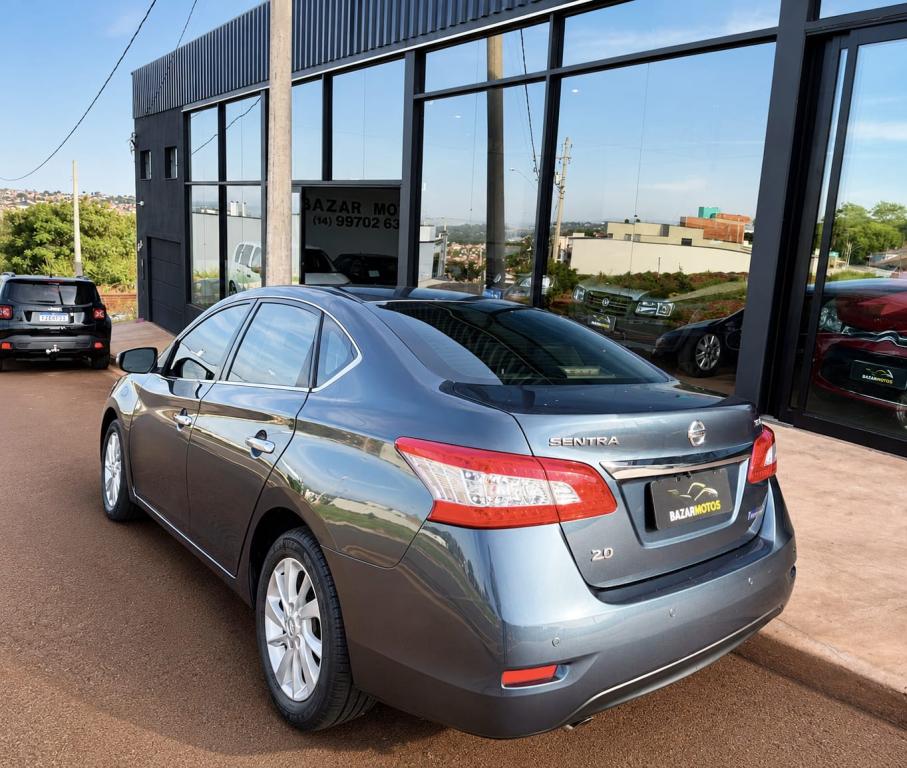 NISSAN Sentra - Foto