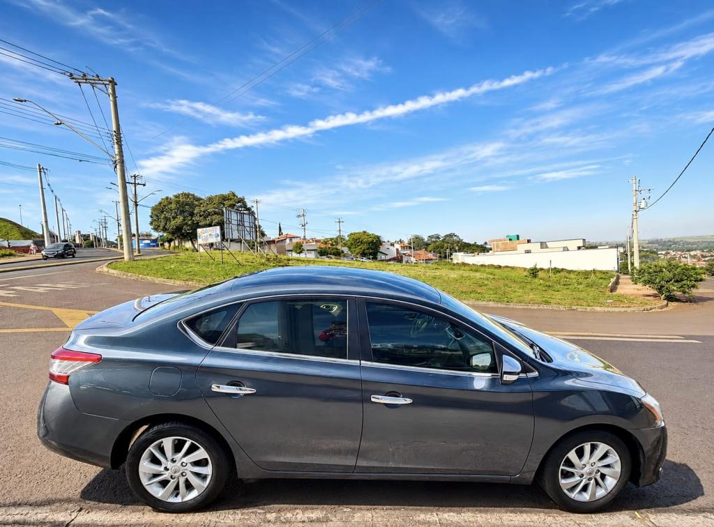 NISSAN Sentra - Foto
