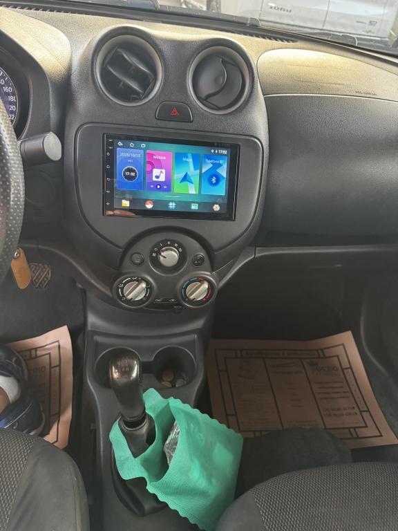 NISSAN Versa Sedan - Foto