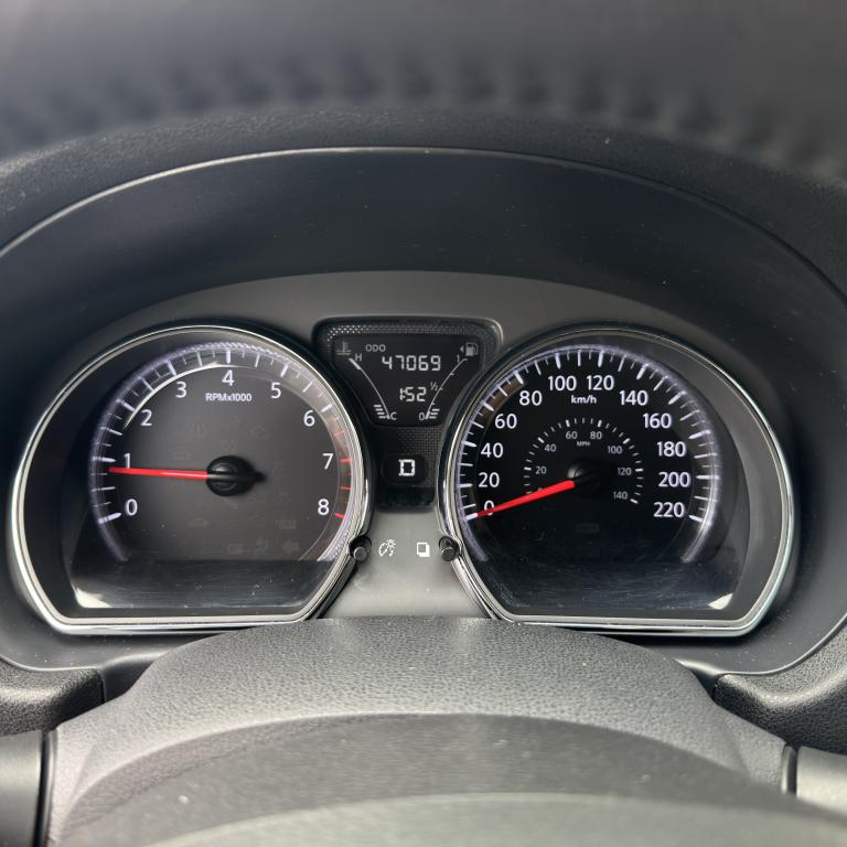NISSAN Versa Sedan - Foto