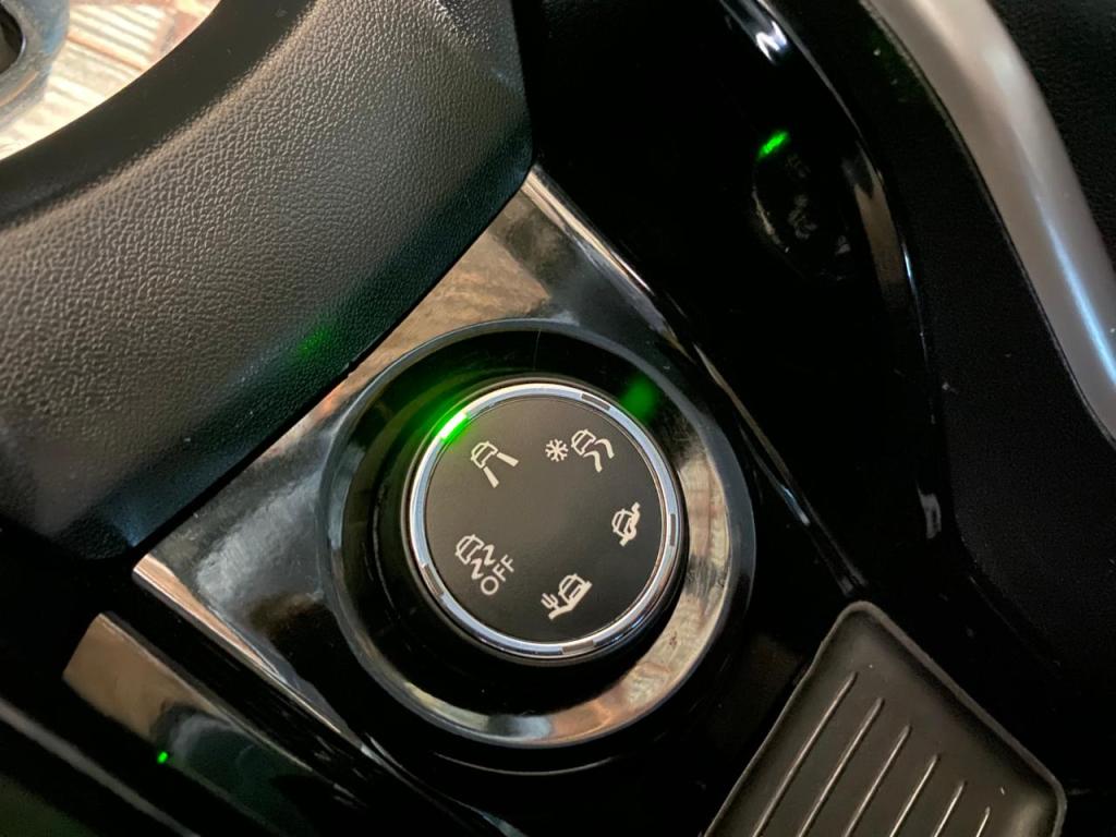 PEUGEOT 2008 - Foto