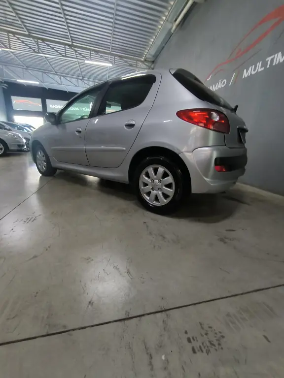 PEUGEOT 207 Hatch - Foto