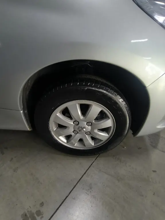 PEUGEOT 207 Hatch - Foto