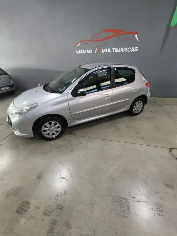 PEUGEOT 207 Hatch - Foto