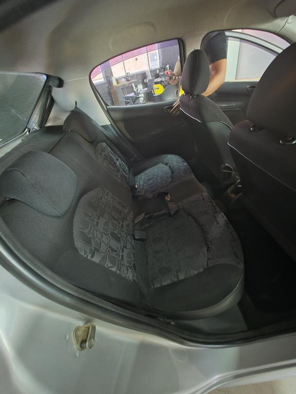 PEUGEOT 207 Hatch - Foto