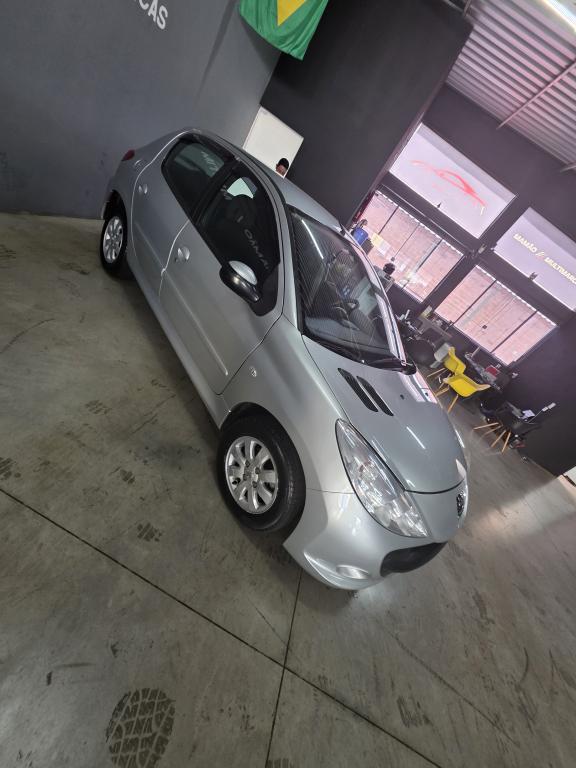 PEUGEOT 207 Hatch - Foto