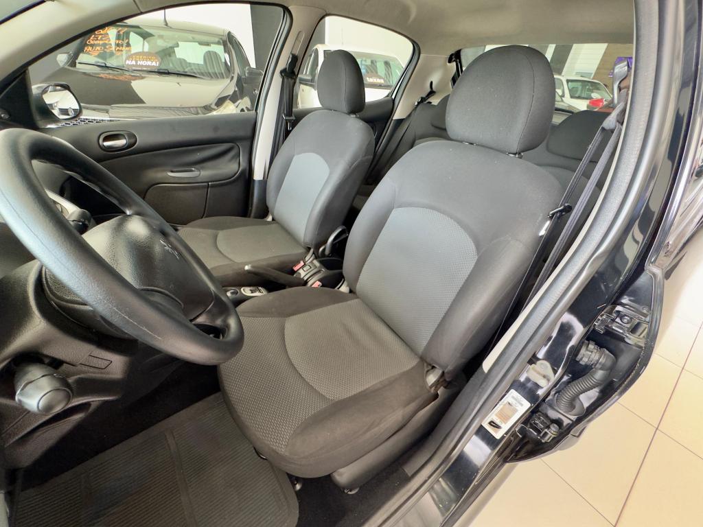 PEUGEOT 207 Hatch - Foto