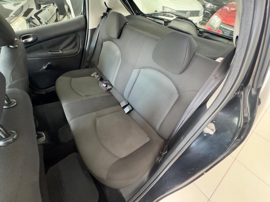 PEUGEOT 207 Hatch - Foto