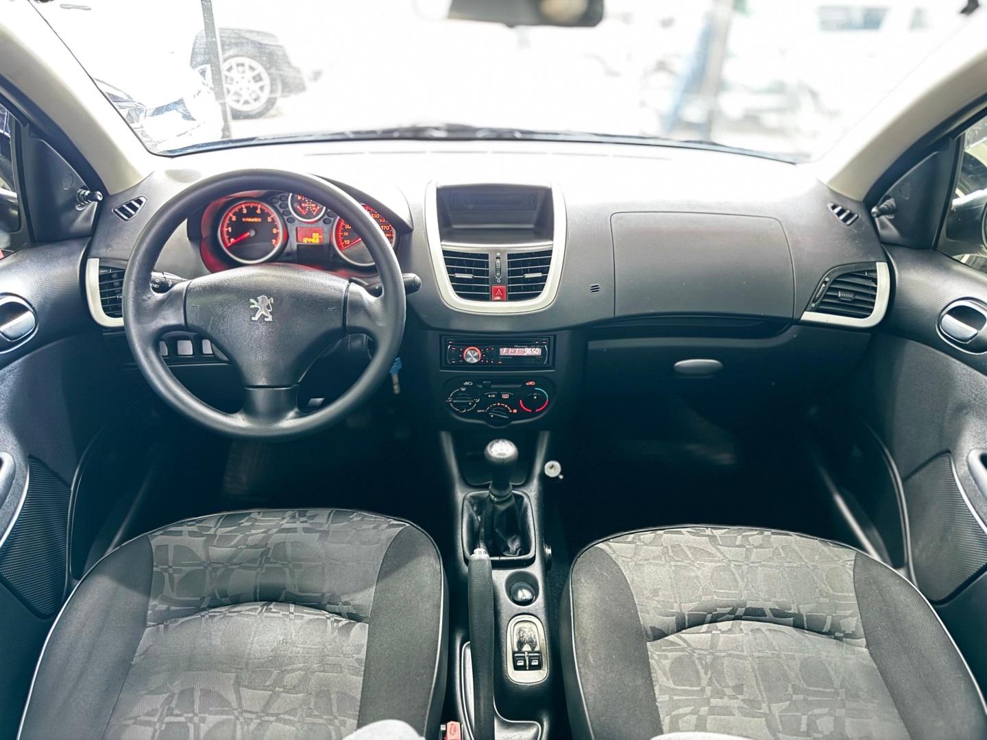 PEUGEOT 207 Hatch - Foto