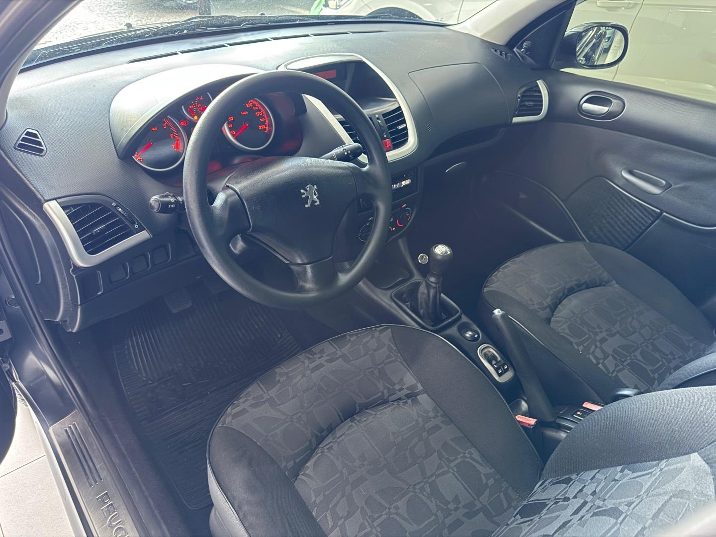 PEUGEOT 207 Hatch - Foto
