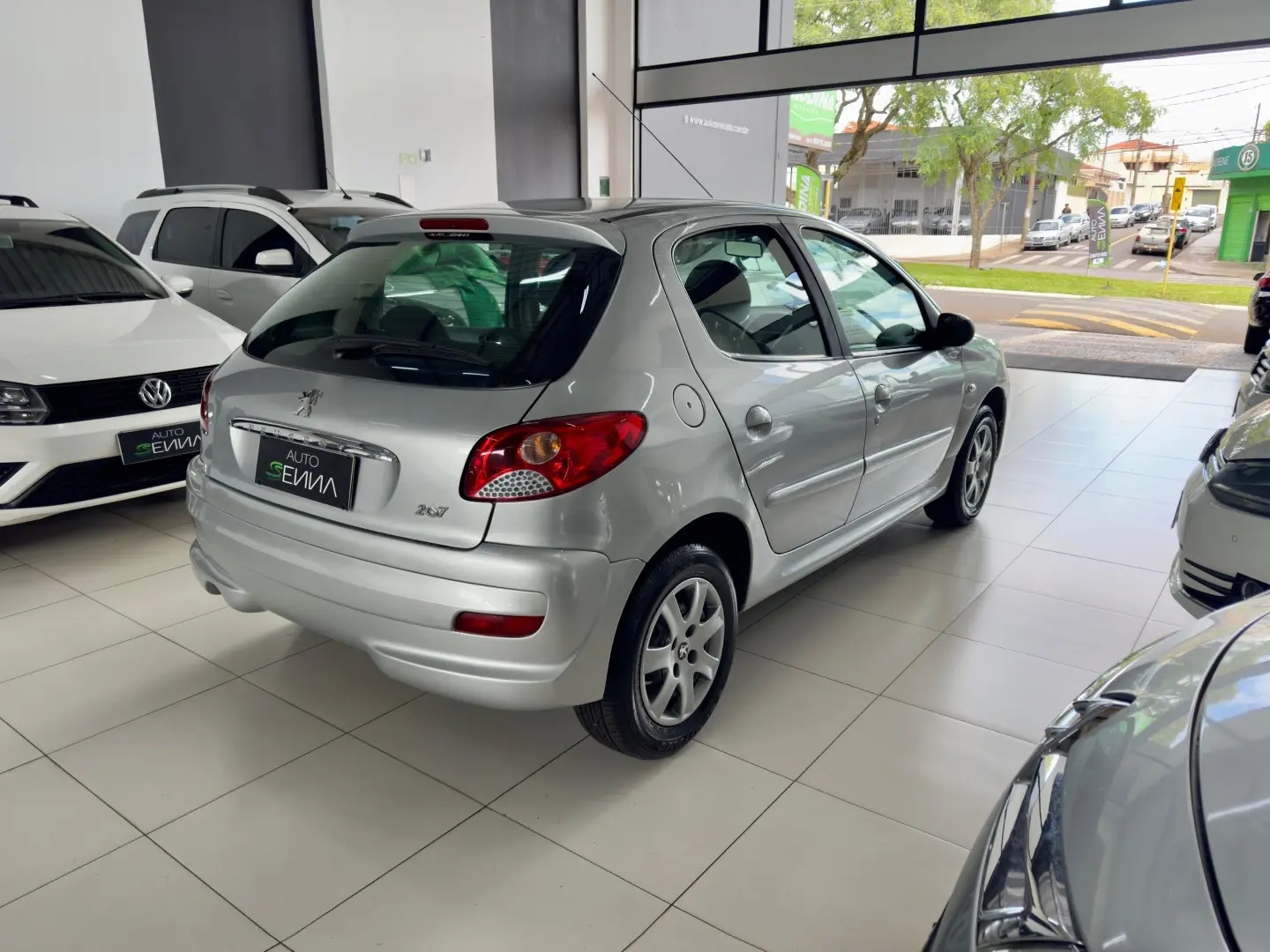 PEUGEOT 207 Hatch - Foto