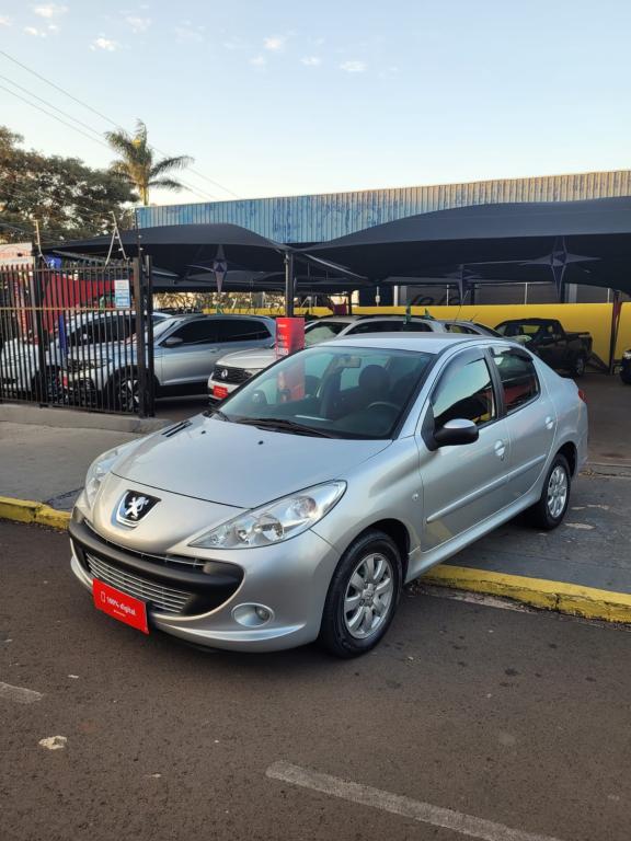 PEUGEOT 207 Sedan - Foto