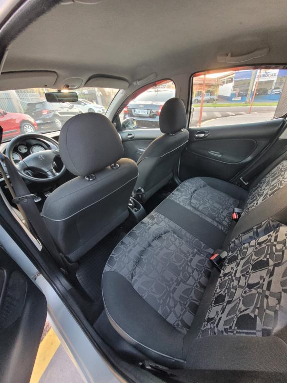 PEUGEOT 207 Sedan - Foto