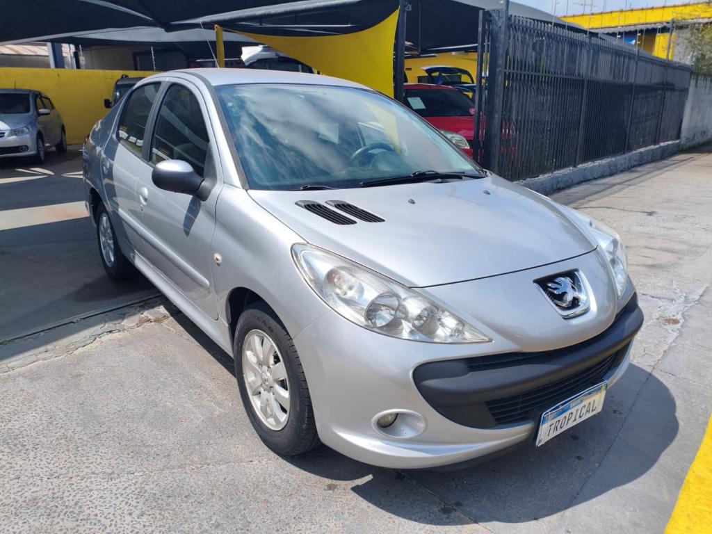 PEUGEOT 207 Sedan
