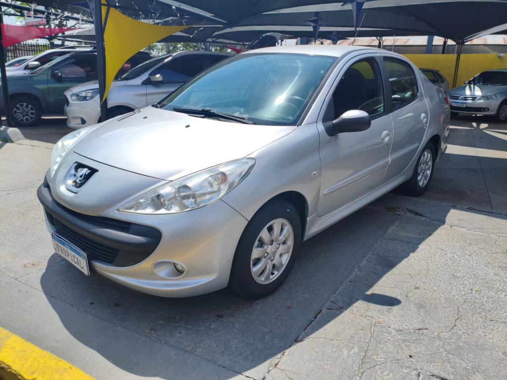 PEUGEOT 207 Sedan - Foto