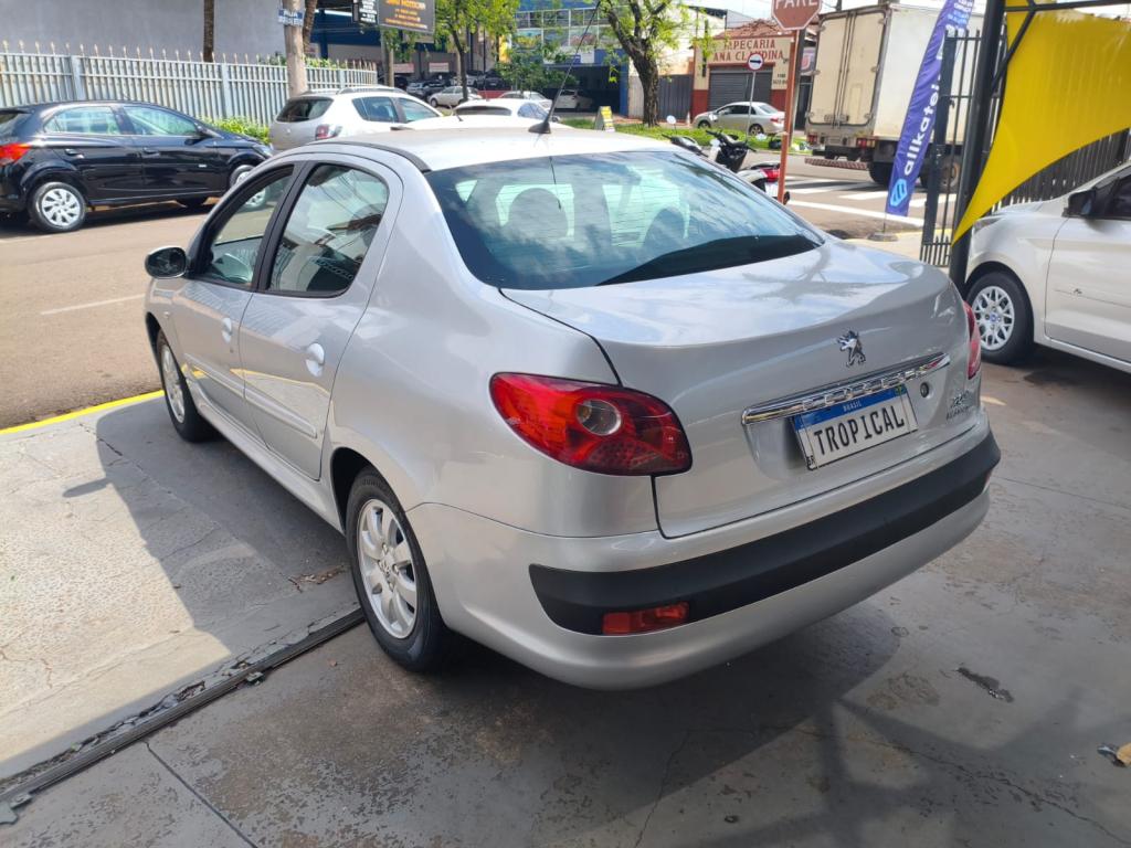 PEUGEOT 207 Sedan - Foto