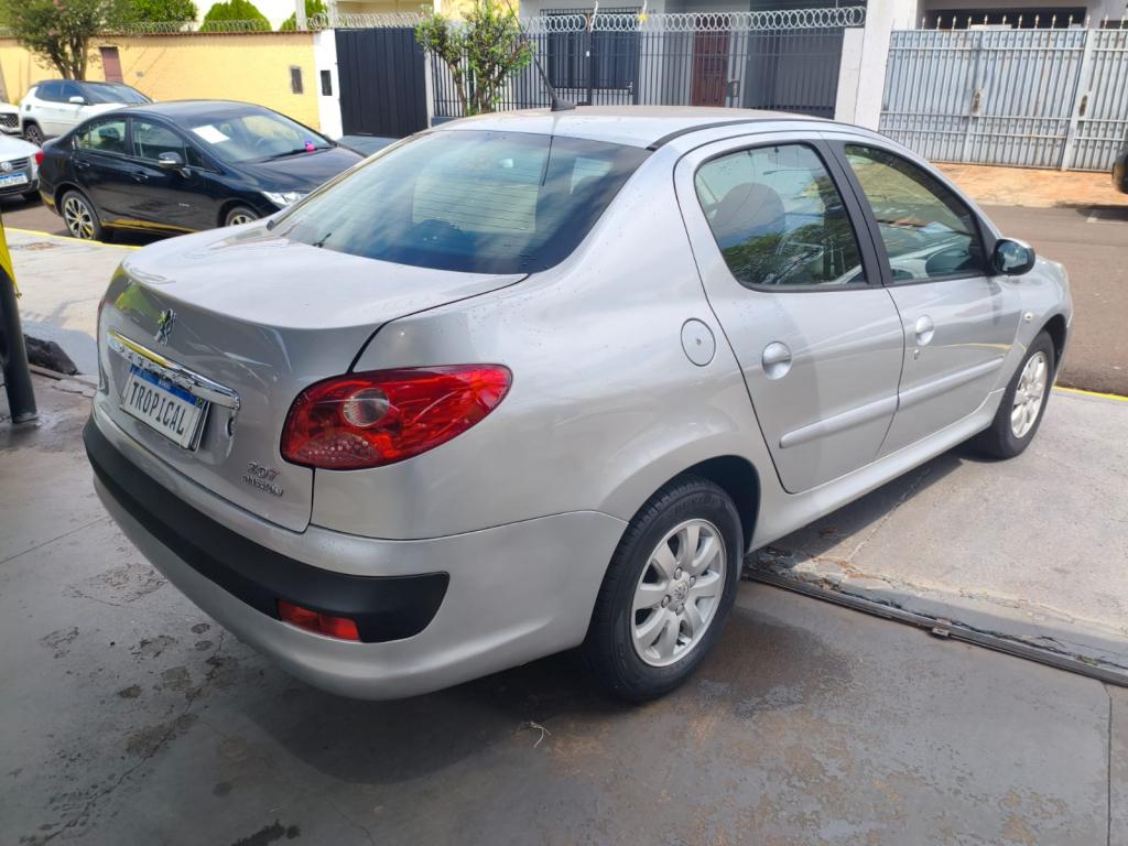 PEUGEOT 207 Sedan - Foto