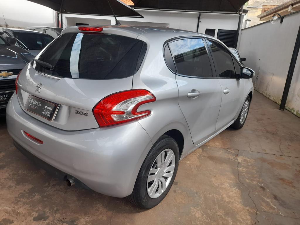 PEUGEOT 208 - Foto
