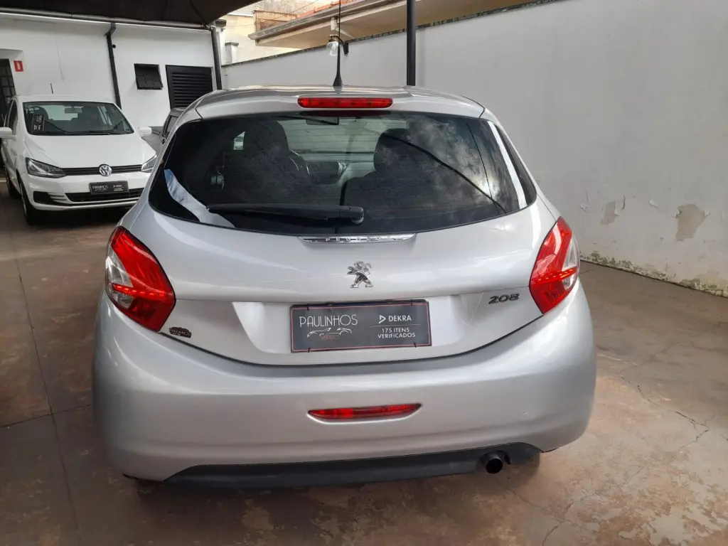 PEUGEOT 208 - Foto