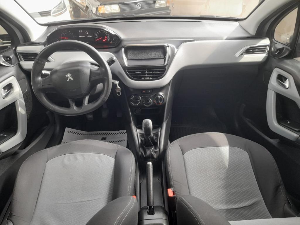 PEUGEOT 208 - Foto