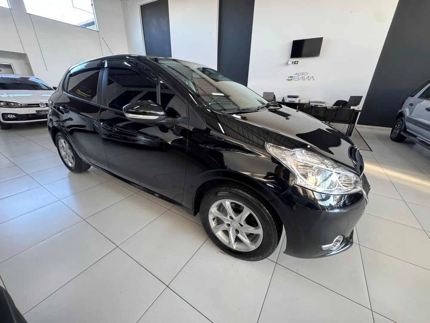 PEUGEOT 208 - Foto