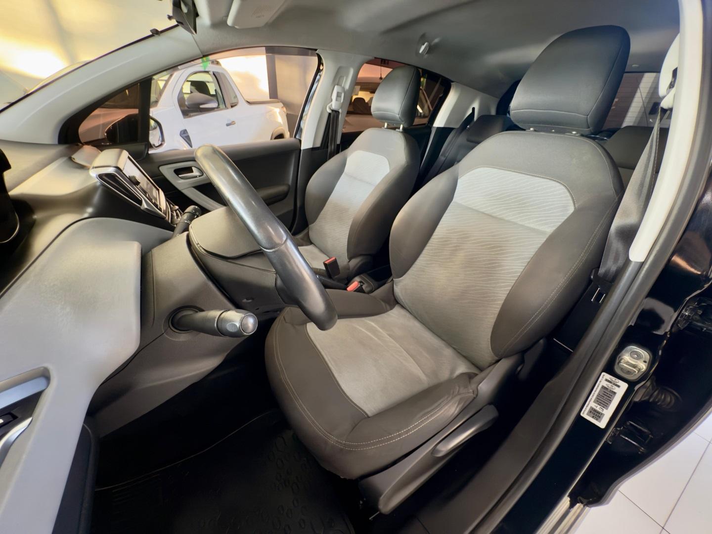 PEUGEOT 208 - Foto
