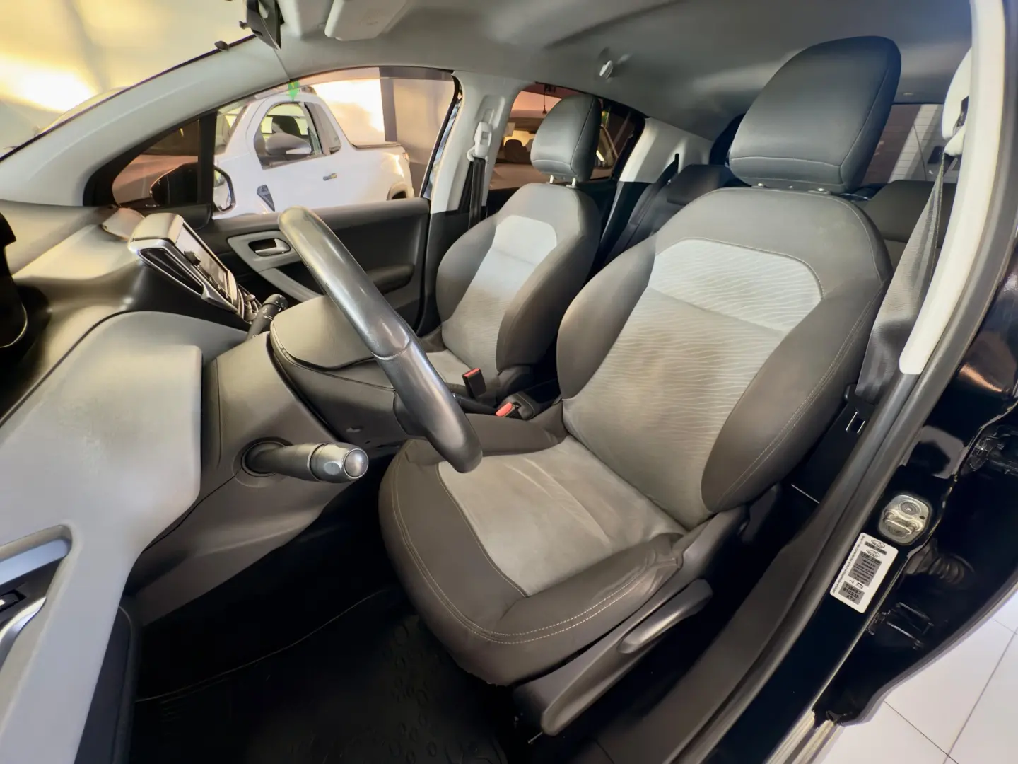 PEUGEOT 208 - Foto