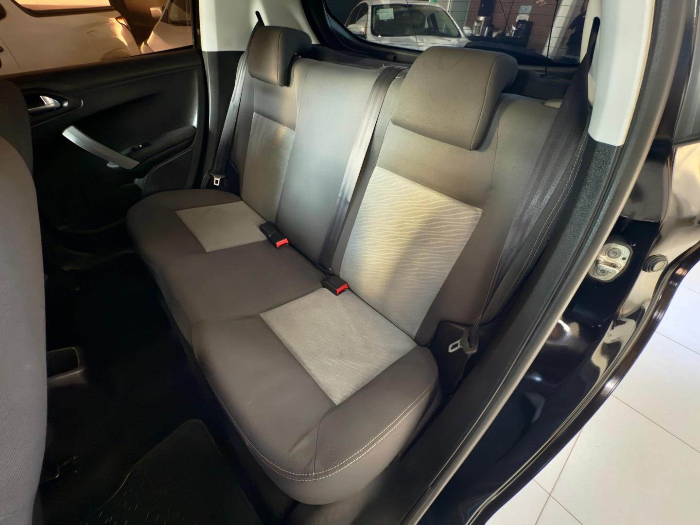 PEUGEOT 208 - Foto