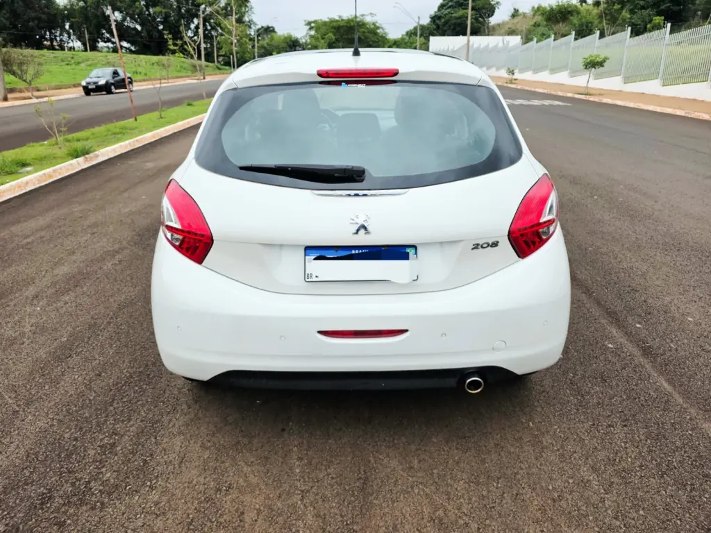 PEUGEOT 208 - Foto