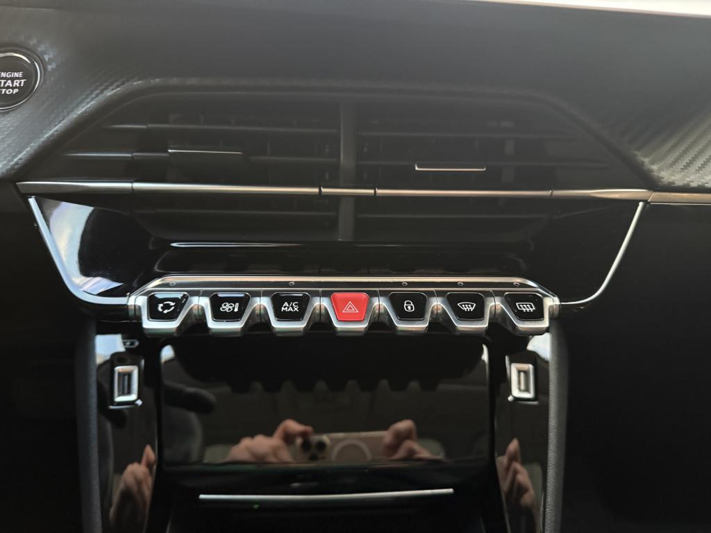 PEUGEOT 208 - Foto