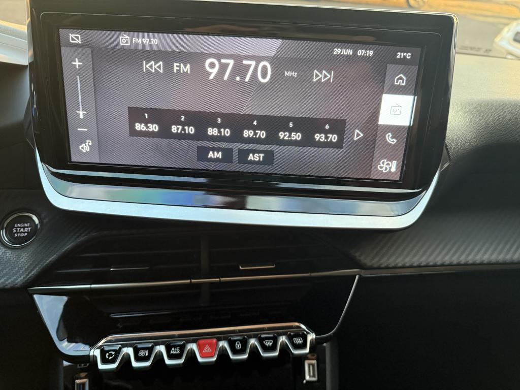 PEUGEOT 208 - Foto