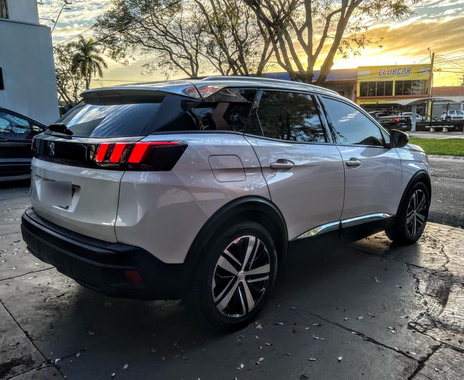 PEUGEOT 3008 - Foto