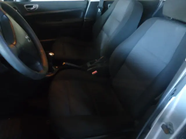 PEUGEOT 307 Hatch - Foto