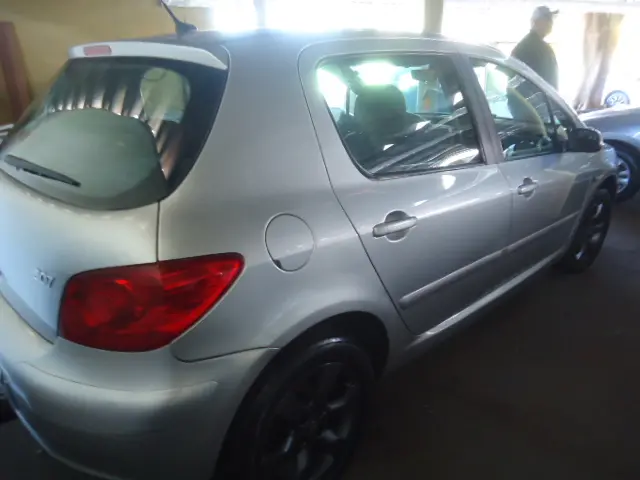 PEUGEOT 307 Hatch - Foto