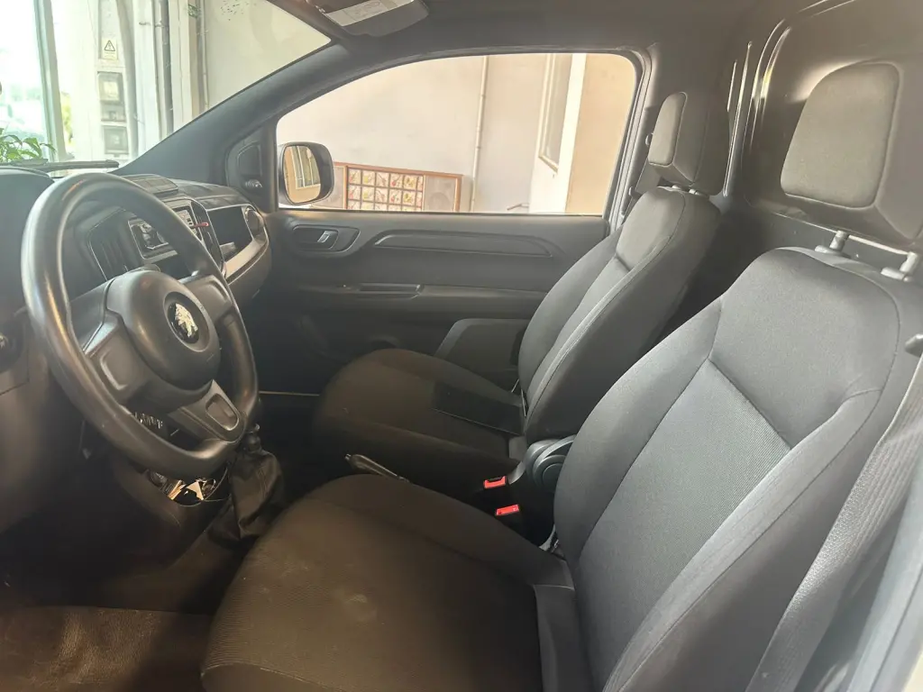 PEUGEOT Partner Rapid - Foto