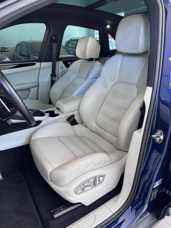 PORSCHE Macan - Foto