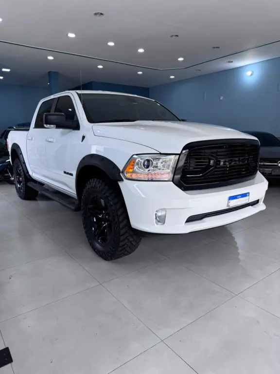 RAM 1500 - Foto