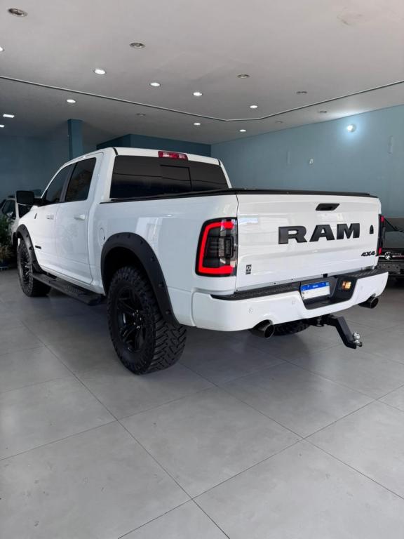 RAM 1500 - Foto