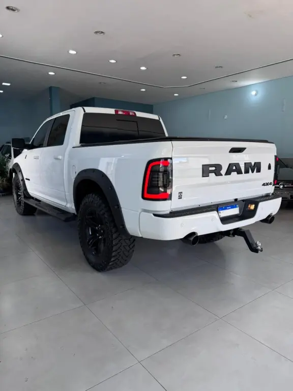 RAM 1500 - Foto