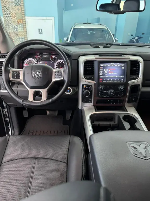 RAM 1500 - Foto